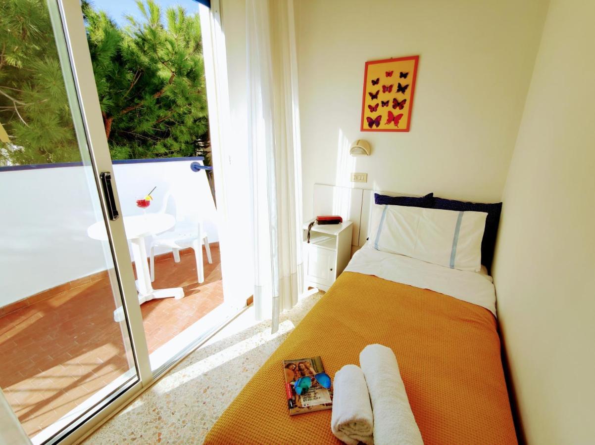 Hotel Adria B&B - Colazione Fino Alle 12 Мизано-Адриатико Экстерьер фото