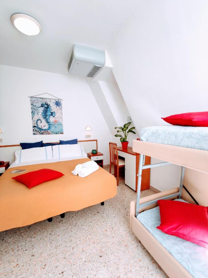 Hotel Adria B&B - Colazione Fino Alle 12 Мизано-Адриатико Экстерьер фото