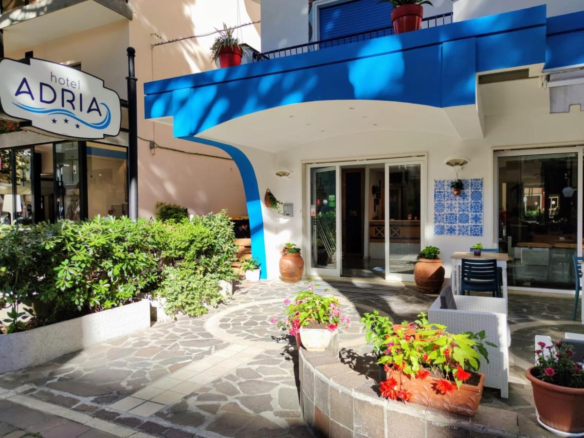 Hotel Adria B&B - Colazione Fino Alle 12 Мизано-Адриатико Экстерьер фото