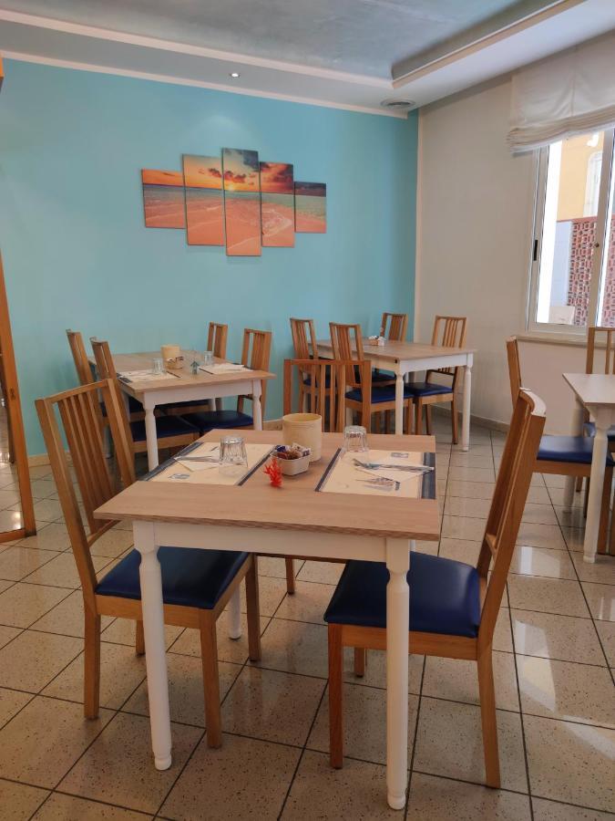 Hotel Adria B&B - Colazione Fino Alle 12 Мизано-Адриатико Экстерьер фото