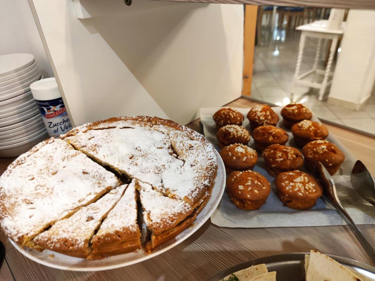 Hotel Adria B&B - Colazione Fino Alle 12 Мизано-Адриатико Экстерьер фото
