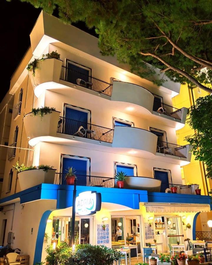 Hotel Adria B&B - Colazione Fino Alle 12 Мизано-Адриатико Экстерьер фото